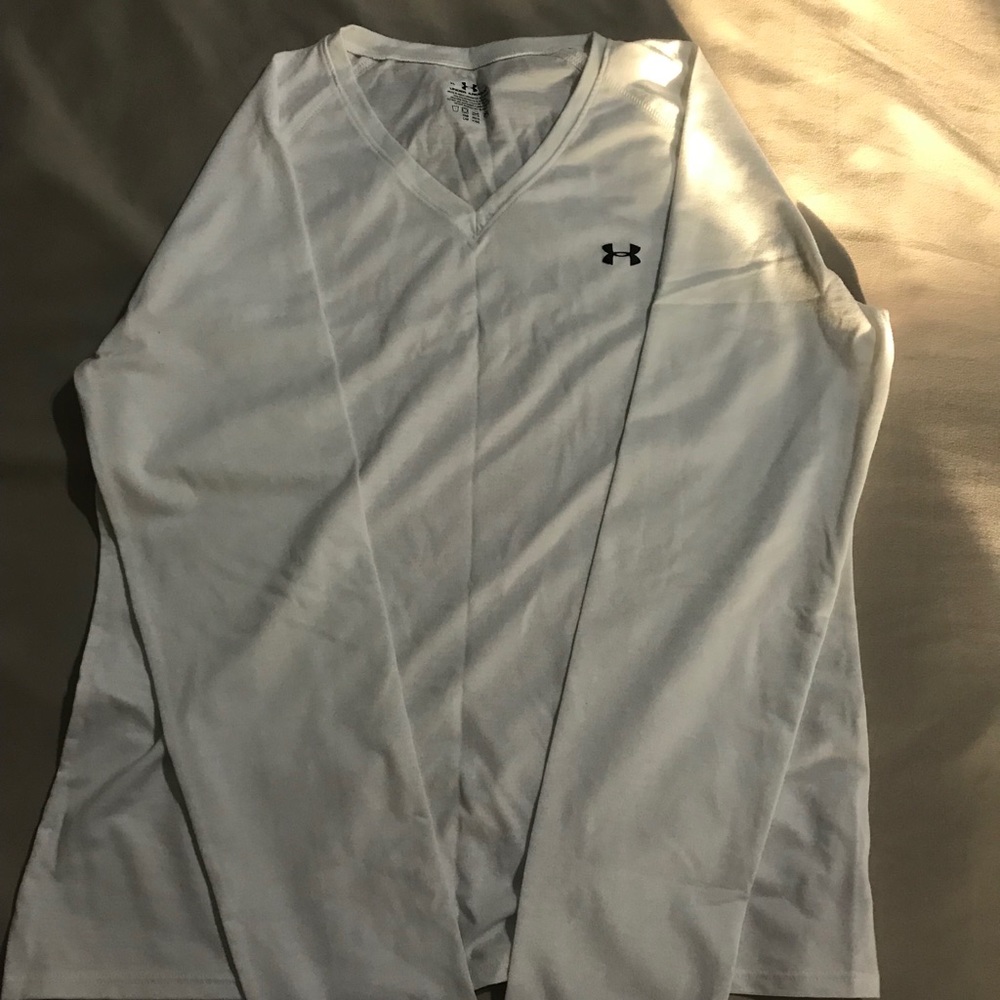 NWOT White Under Armour long sleeve shirt. Size XL